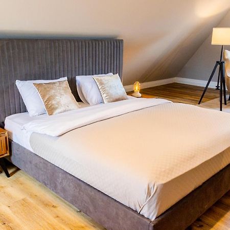 Moderne Maisonette Ferienwohnung Mit Gartenzugang, Nur 7 Gehminuten Zum Strand, Parkplatz & Fahrradunterstellplatz Scharbeutz Luaran gambar