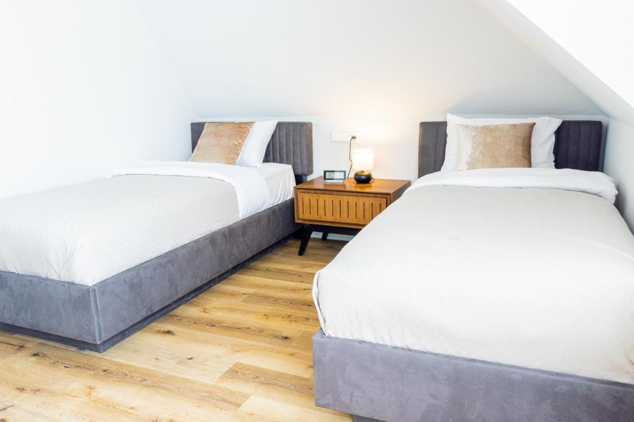 Moderne Maisonette Ferienwohnung Mit Gartenzugang, Nur 7 Gehminuten Zum Strand, Parkplatz & Fahrradunterstellplatz Scharbeutz Luaran gambar
