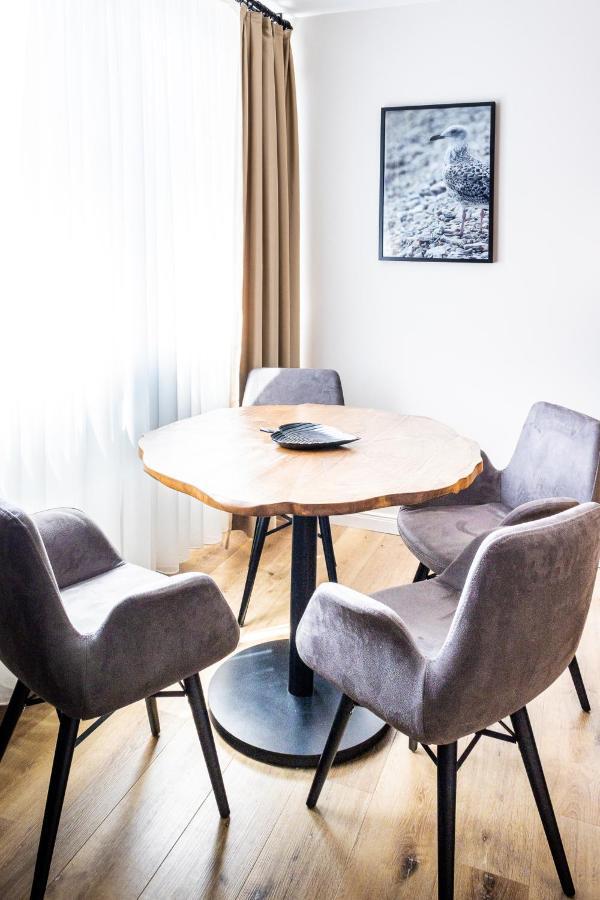 Moderne Maisonette Ferienwohnung Mit Gartenzugang, Nur 7 Gehminuten Zum Strand, Parkplatz & Fahrradunterstellplatz Scharbeutz Luaran gambar