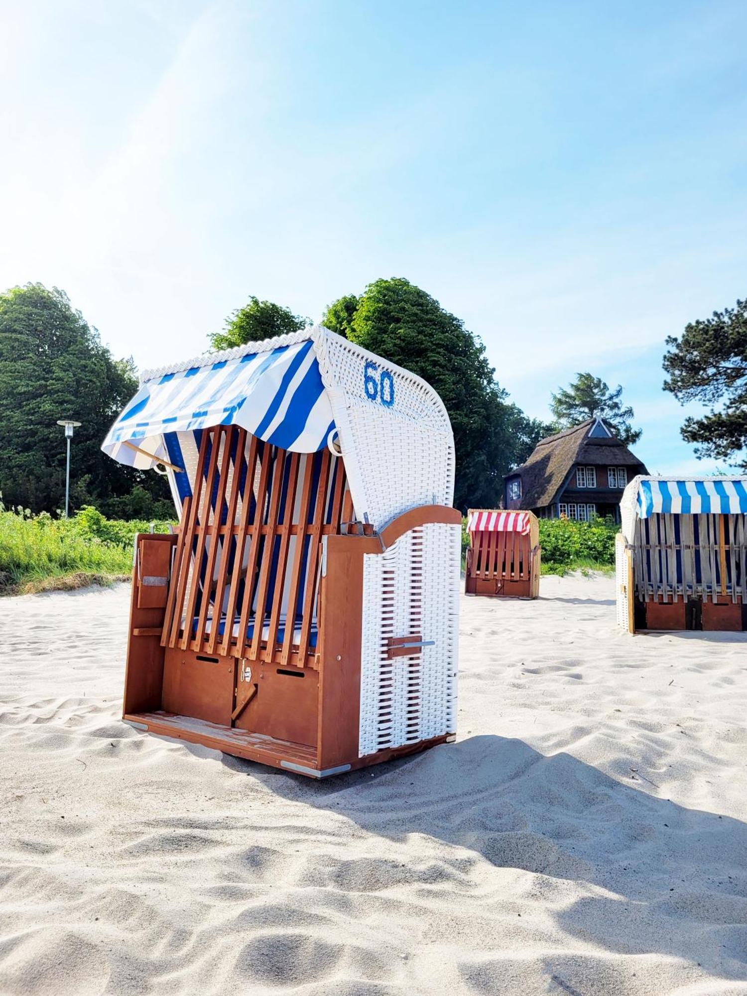 Moderne Maisonette Ferienwohnung Mit Gartenzugang, Nur 7 Gehminuten Zum Strand, Parkplatz & Fahrradunterstellplatz Scharbeutz Luaran gambar
