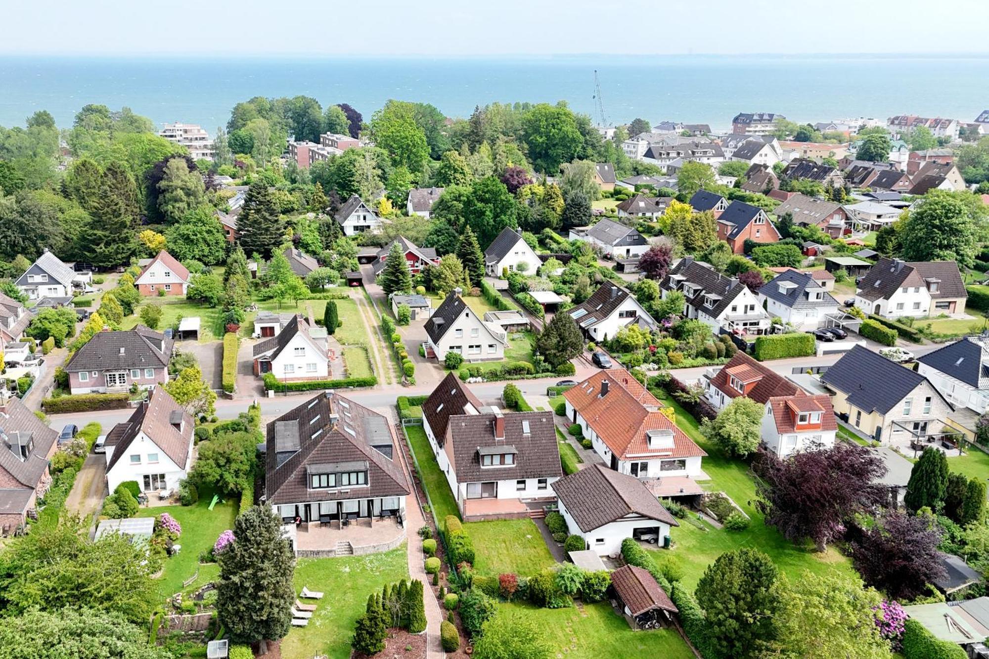 Moderne Maisonette Ferienwohnung Mit Gartenzugang, Nur 7 Gehminuten Zum Strand, Parkplatz & Fahrradunterstellplatz Scharbeutz Luaran gambar